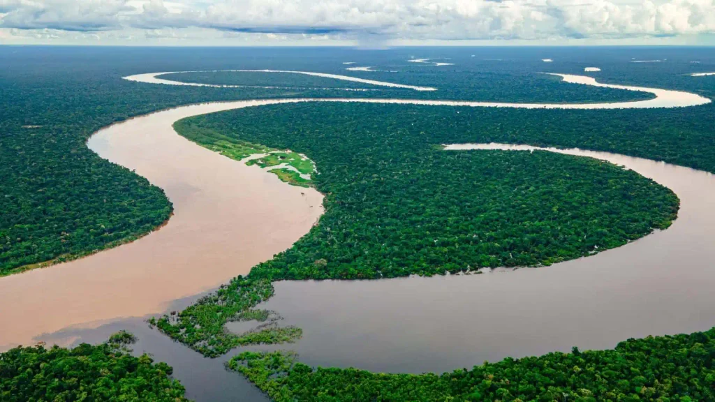 10 Maravillosos Lugares Turísticos de la Selva Peruana 7 Rio Amazonas