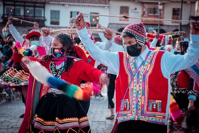 fotografia de calendario de fiestas en Cusco