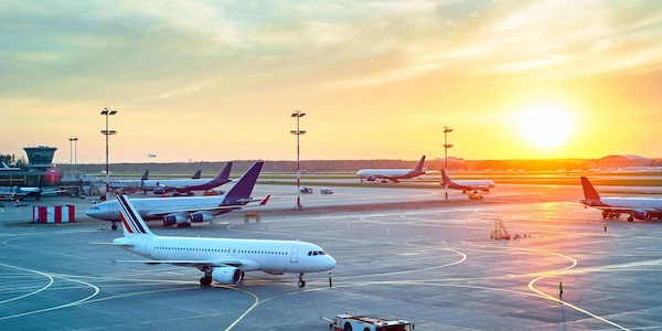 Con cuánto tiempo de anticipación debo estar en el aeropuerto