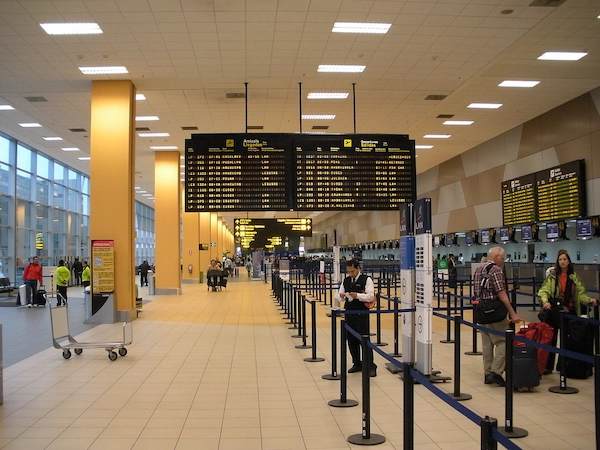 con cuanto tiempo de anticipacion debo estar en el aeropuerto preguntas