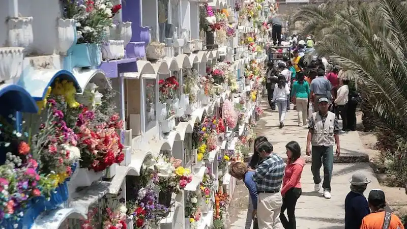 Costumbres por el día de los santos