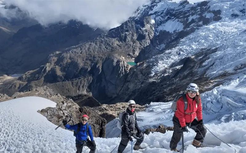 Huaraz para trekking y paisajes de montana